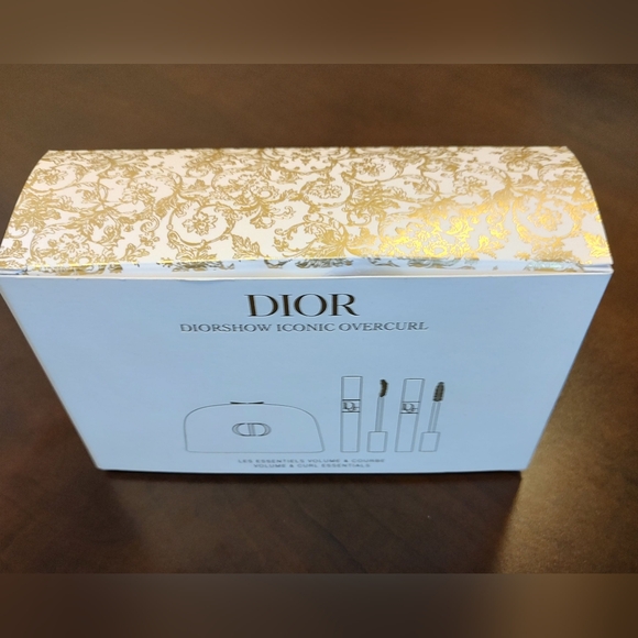 NIB Dark Blue Velvet Monogrammed Cosmetic Pouch w/Goodies - Picture 7 of 7